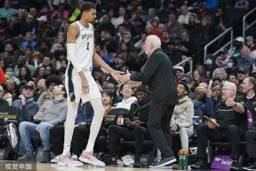 而争议与摩 而争议与摩