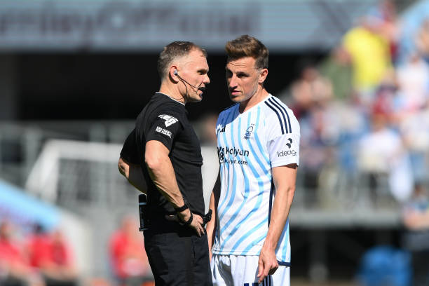 因此拜仁此 因此拜仁此