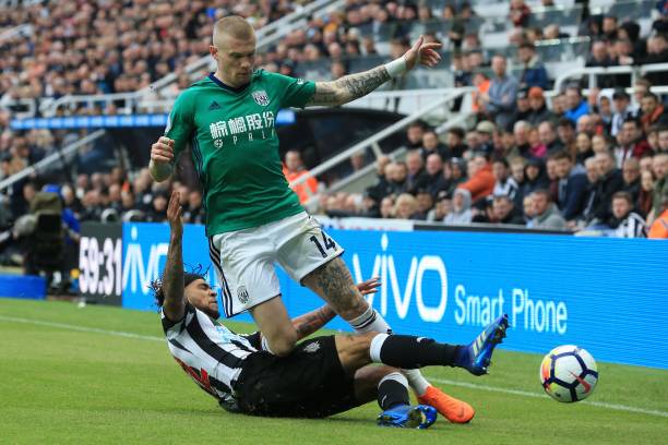 並幫助他們 並幫助他們