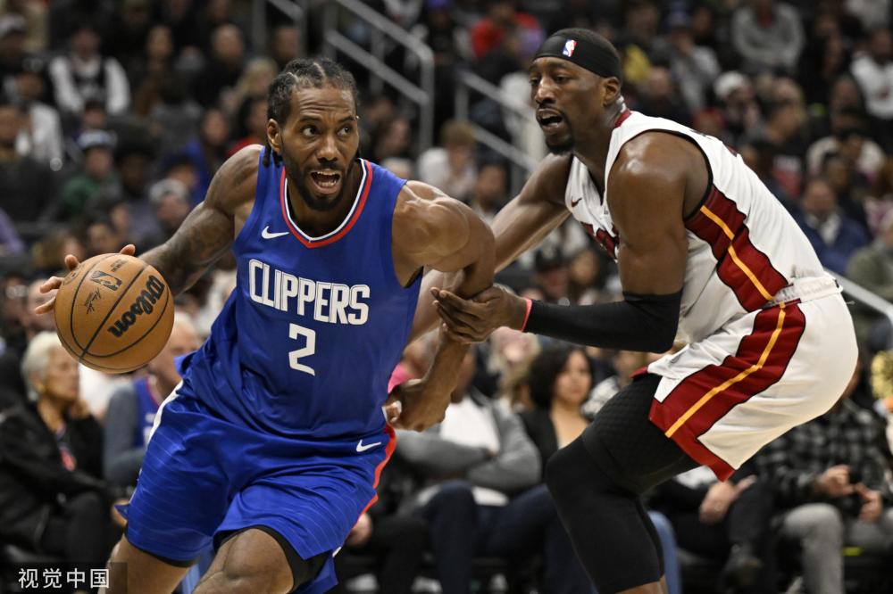 愤怒地斥责 愤怒地斥责