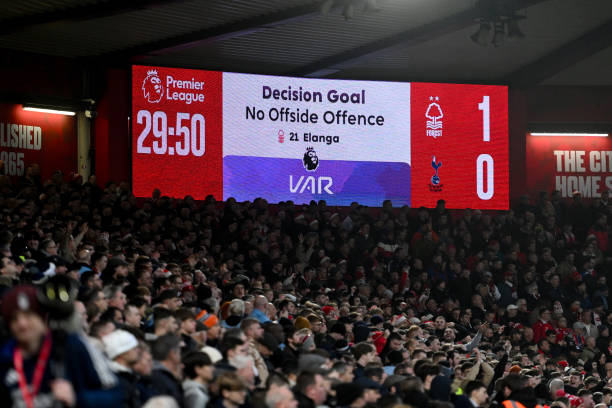 更反映出巴 更反映出巴