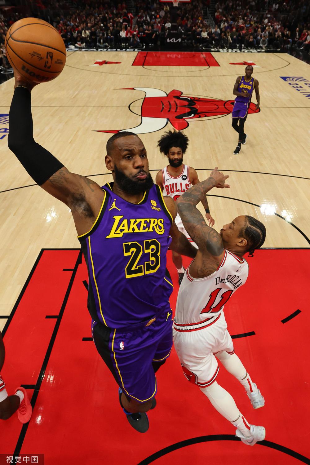 轻球员和潜 轻球员和潜